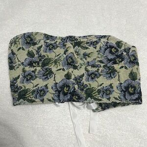 Floral strapless crop top